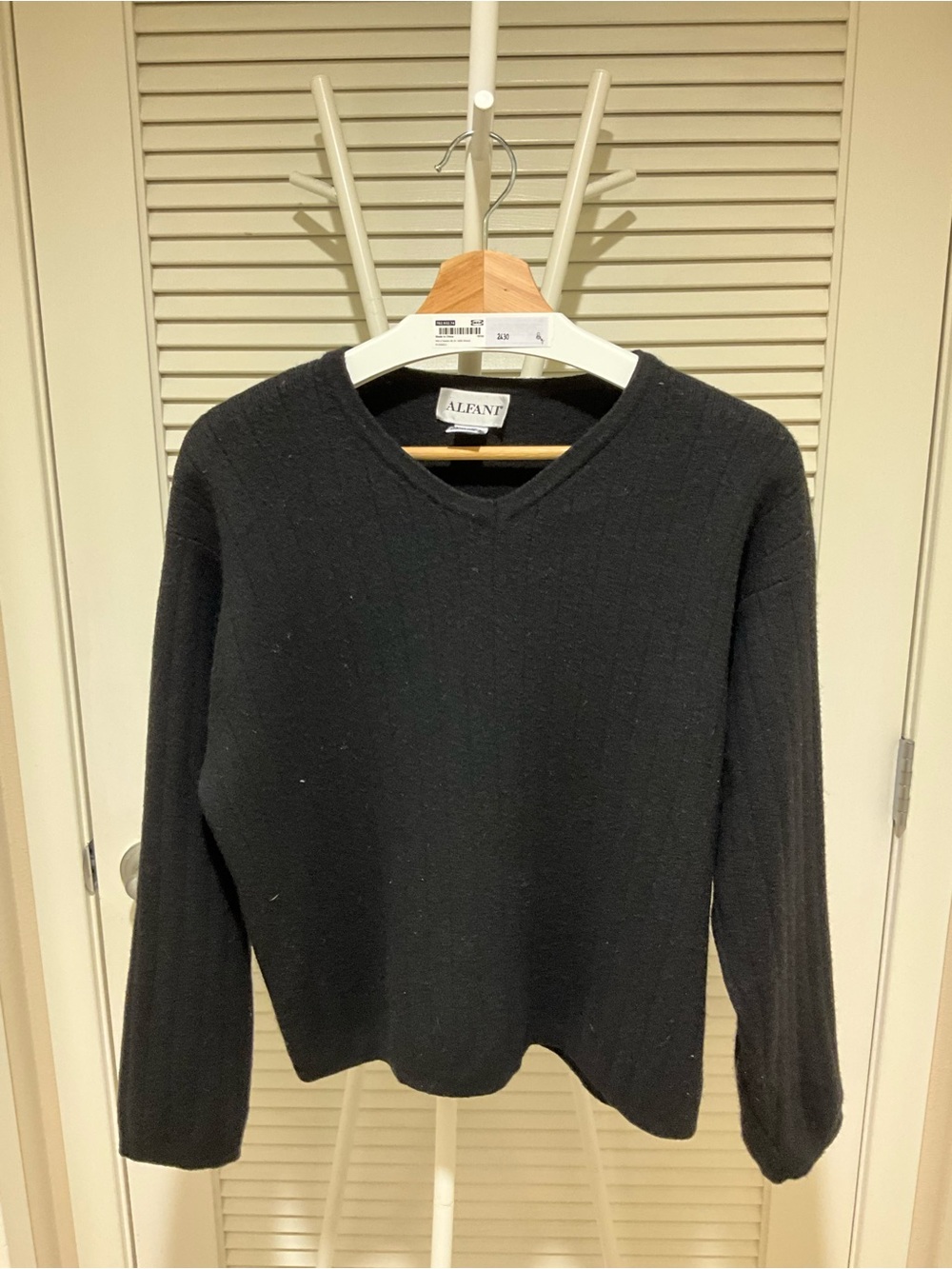 Vintage 100% Fine Merino Wool Black V-Neck Sweater